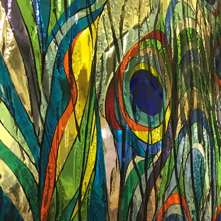 Инсталляция. Техника Фьюзинг.

Может украшать интерьер, как самостоятельная конструкция, так и в виде панно на стену. 
