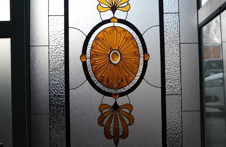 Вставка в дверь
