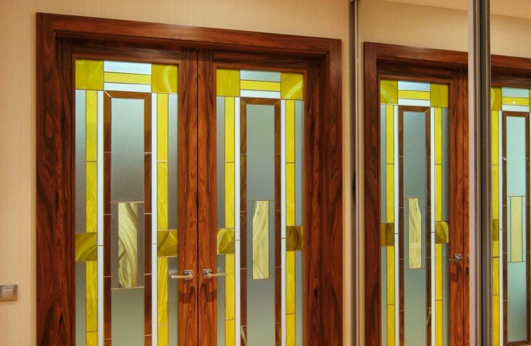 Витражные двери. Пленочная техника. Квартира г. Казань.
