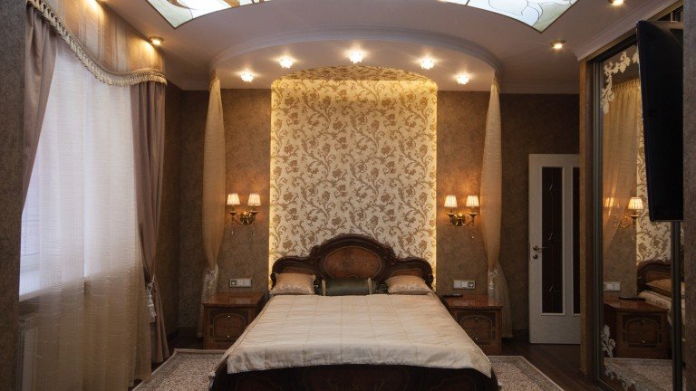 Витраж потолок. Техника накладного витража. Каркас латунь. Квартира г.Казань.
