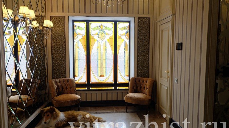 Витраж холл. Частный дом пос. Аракчино.
