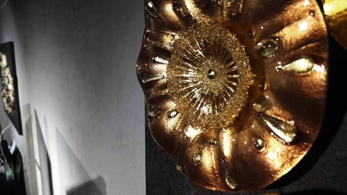 Стеклянные цветы.  
