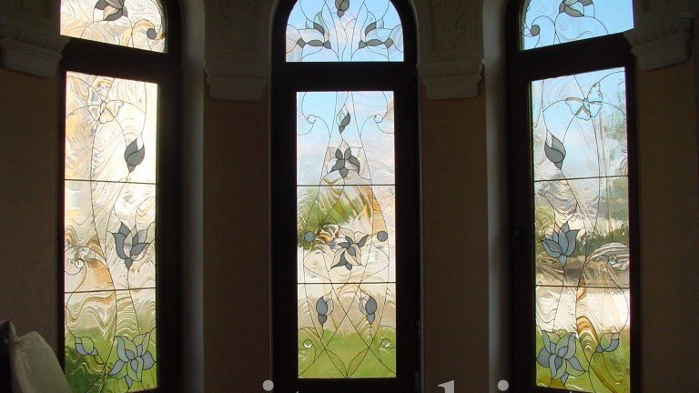 Витраж Тиффани. Квартира эркер г. Казань, ул. Федосеевская.
