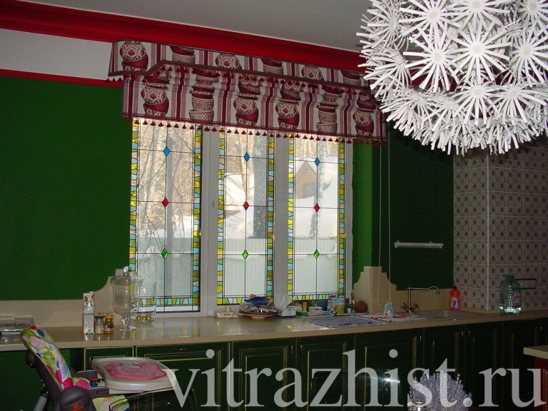 Витражные окна в доме
