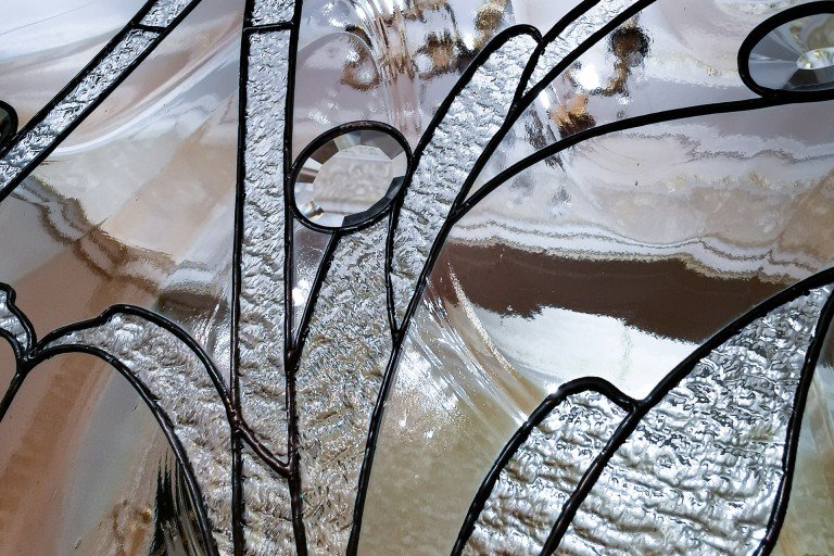 Монохромный витраж
