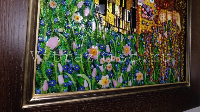 Рама деревянная. Материал - дуб.
