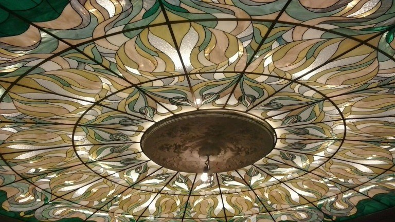 Виражный купол в технике Тиффани. Диаметр 4,5 метра. Квартира г. Казань.
