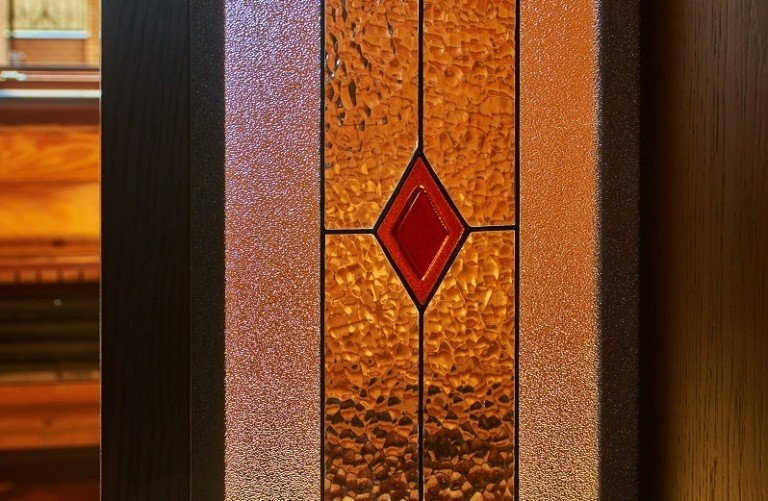 Витраж Тиффани в дверях
