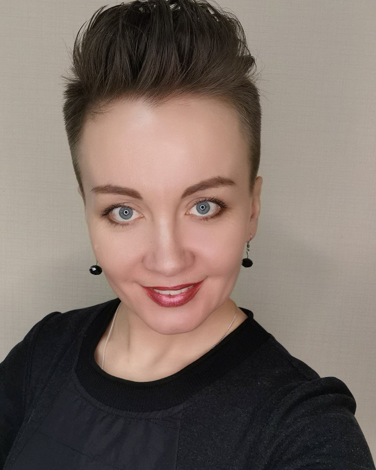 Анна Иванова