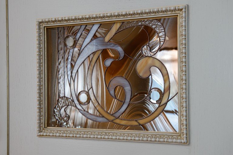 Ниши с витражом
