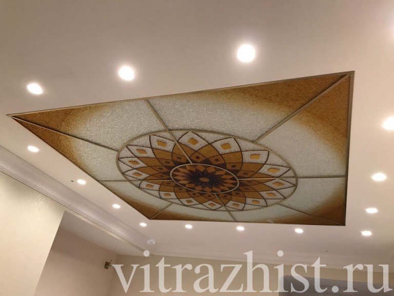 Витраж в интерьере
