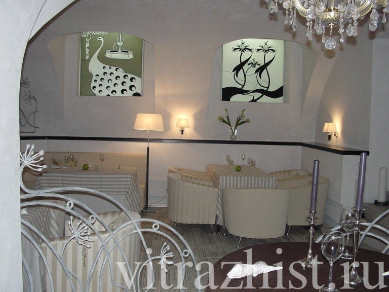 Витражные окна в интерьере
