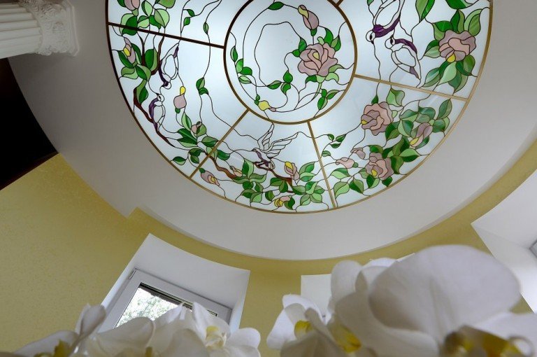 Витражи в интерьере загородного дома пос.&nbsp;Салмачи г.&nbsp;Казань