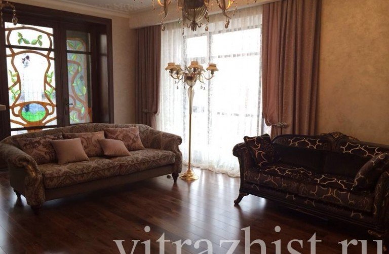 Витражная входная группа. Модерн. Техника Тиффани. Витраж в стеклопакете.
