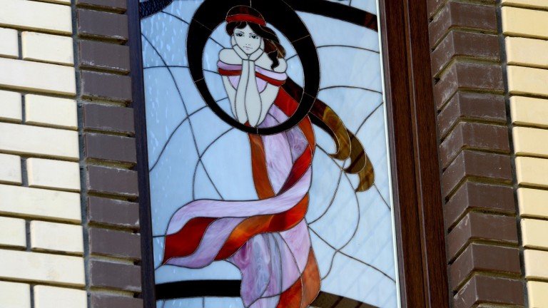 Витражное окно в ванной. Техника Тиффани.
